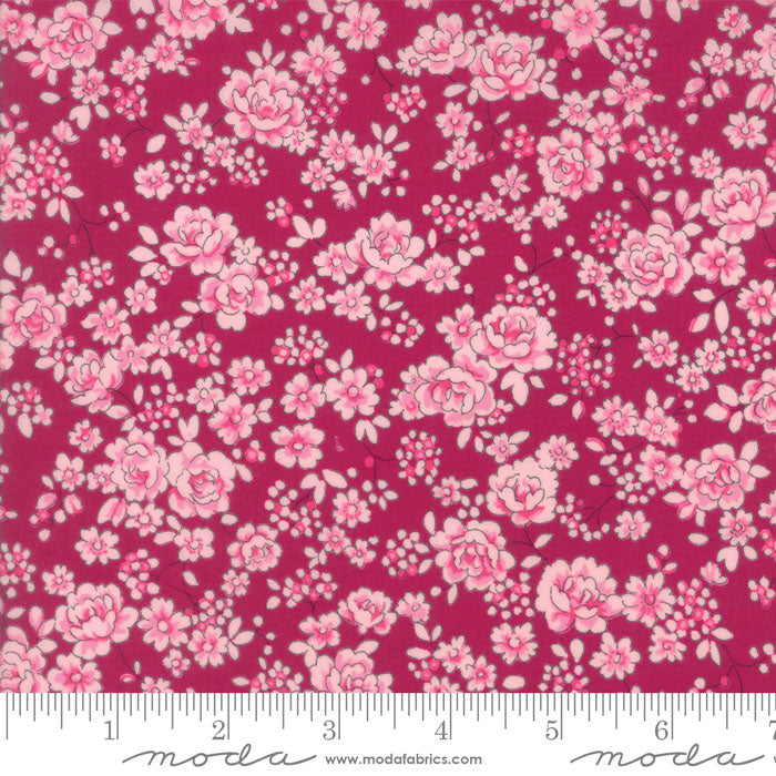 33197 16 Regent Street Lawns 2016 Claret Fat Quarter